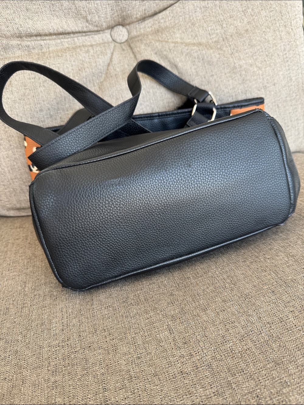 Thirty one Black Tote with Tan Leopard Panels and Matching Wristlet. - Picture 3 of 5